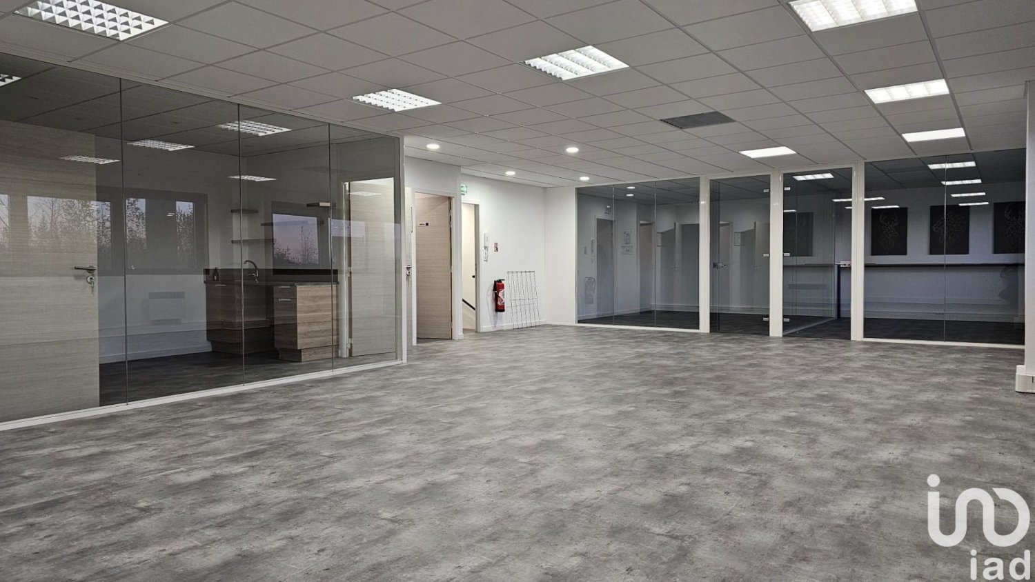 Escritório em Croix, France 500 m² N.º 40305