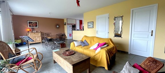 5 bedrooms House in Saint-Amand-Montrond, France No. 80038 3