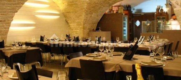 4 rooms Commercial property in Capannori, Italy No. 140288 16