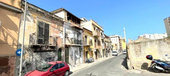 2 bedrooms Apartment in Palermo, Italy No. 264013 3