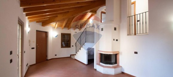 4 rooms Apartment in Dello, Italy No. 13698 2