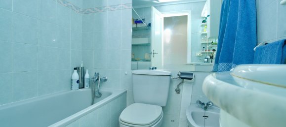 3 bedrooms Apartment in Valencia, Spain No. 137844 9