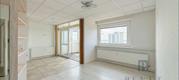 Квартира с 4 комнатами в Бремерхафен, Германия № 242597 4