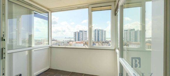 Квартира с 4 комнатами в Бремерхафен, Германия № 242597 2