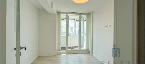 Квартира с 4 комнатами в Бремерхафен, Германия № 242597 10