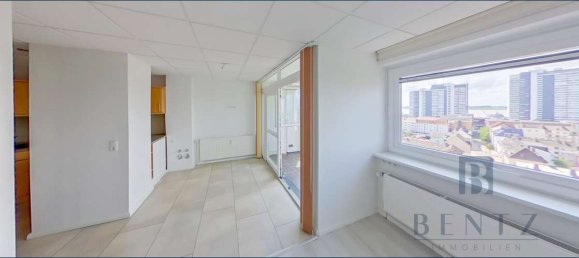 Квартира с 4 комнатами в Бремерхафен, Германия № 242597 5