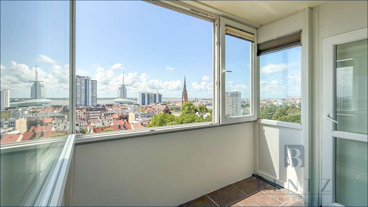 Квартира с 4 комнатами в Бремерхафен, Германия № 242597