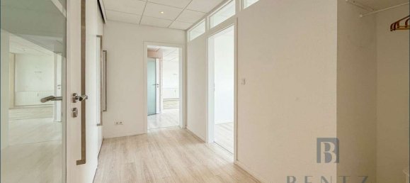 Квартира с 4 комнатами в Бремерхафен, Германия № 242597 19