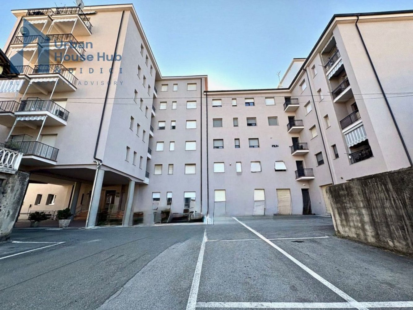 2 bedrooms Apartment in Incisa Scapaccino, Italy No. 312456