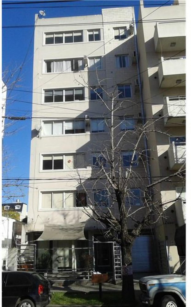 Büro in Moron, Argentina 84m², Nr. 24640