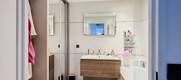 Dúplex de 3 dormitorios en Courbevoie, France No. 128916 15