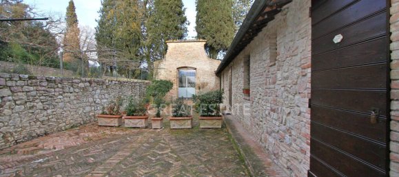 16 bedrooms House in Corciano, Italy No. 55855 11