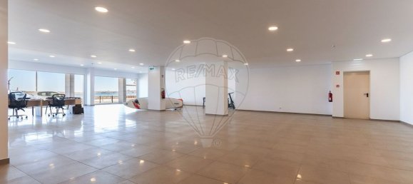 350m² Warehouse in Sesimbra, Portugal No. 50073 16