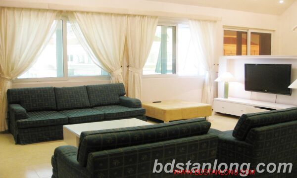 Apartamento de 3 dormitorios en Tay Ho, Vietnam No. 6105