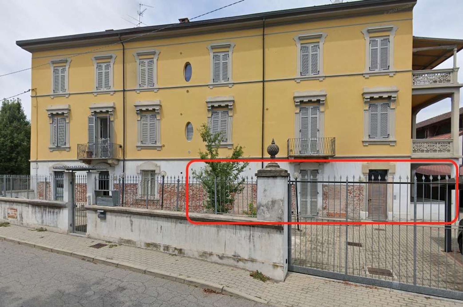 4 bedrooms Apartment in Trino, Italy No. 364531