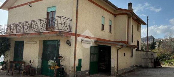 4 rooms House in Olevano Romano, Italy No. 196750 2