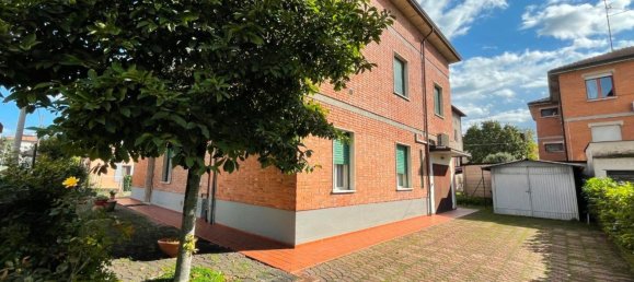 8 rooms House in Reggio Emilia, Italy No. 93096 10