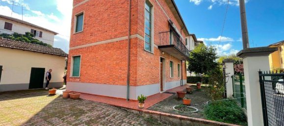 8 rooms House in Reggio Emilia, Italy No. 93096 2