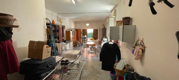 8 rooms House in Reggio Emilia, Italy No. 93096 14