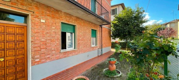 8 rooms House in Reggio Emilia, Italy No. 93096 5