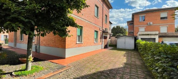 8 rooms House in Reggio Emilia, Italy No. 93096 9