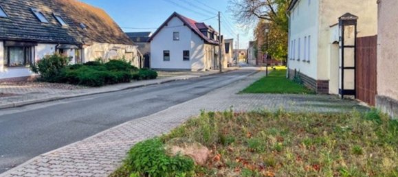 5 rooms Building in Salzlandkreis, Germany No. 72931 2