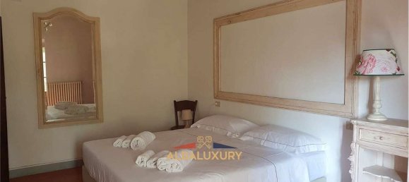 Отель, гостиница с 13 спальнями в Кастеллина ин Кьянти, Италия № 102397 9