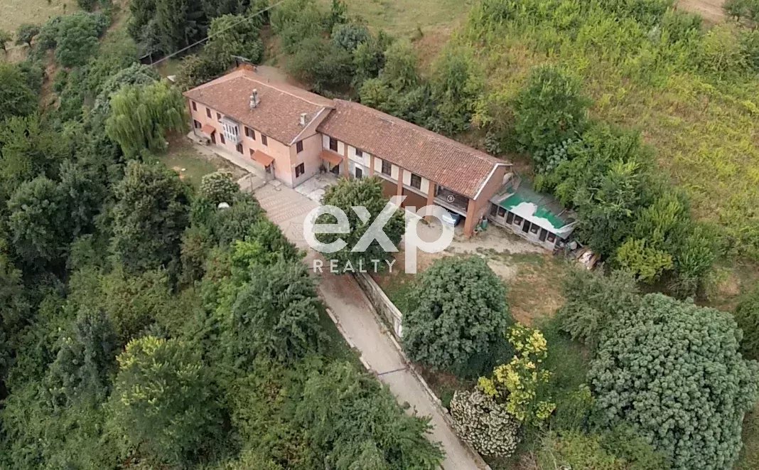 6 bedrooms House in Asti, Italy No. 373580