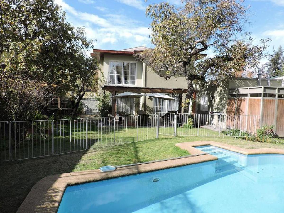 4 bedrooms House in Santiago, Chile No. 3979