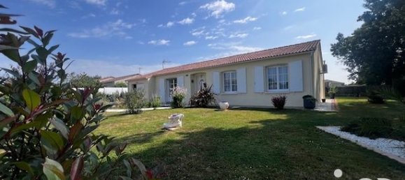 3 bedrooms House in Deux-Sevres, France No. 310163 2