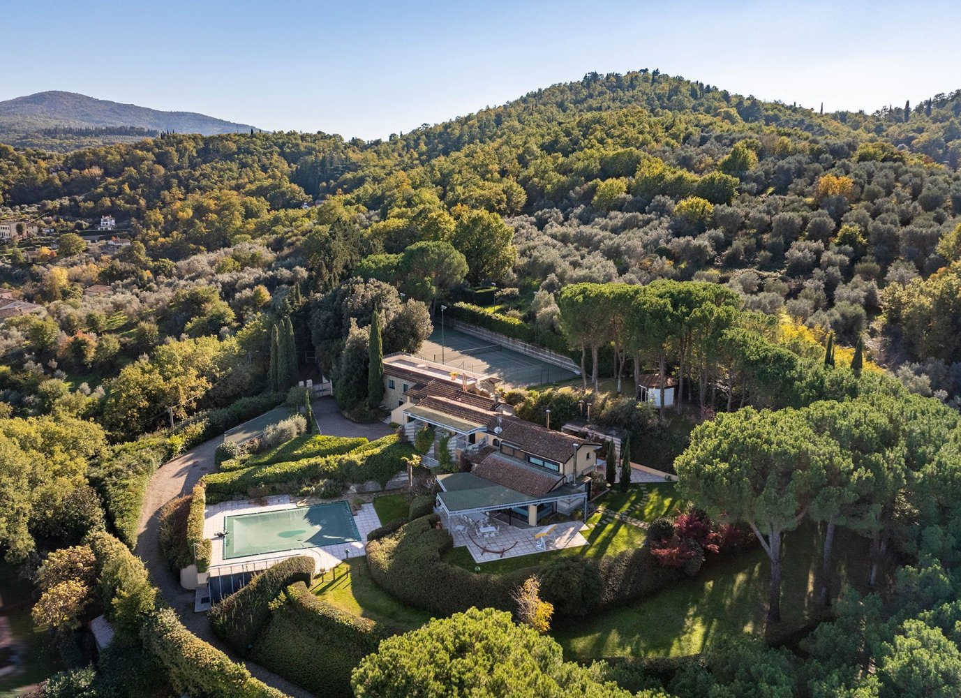 10 chambres Villa à Arezzo, Italy No. 132135