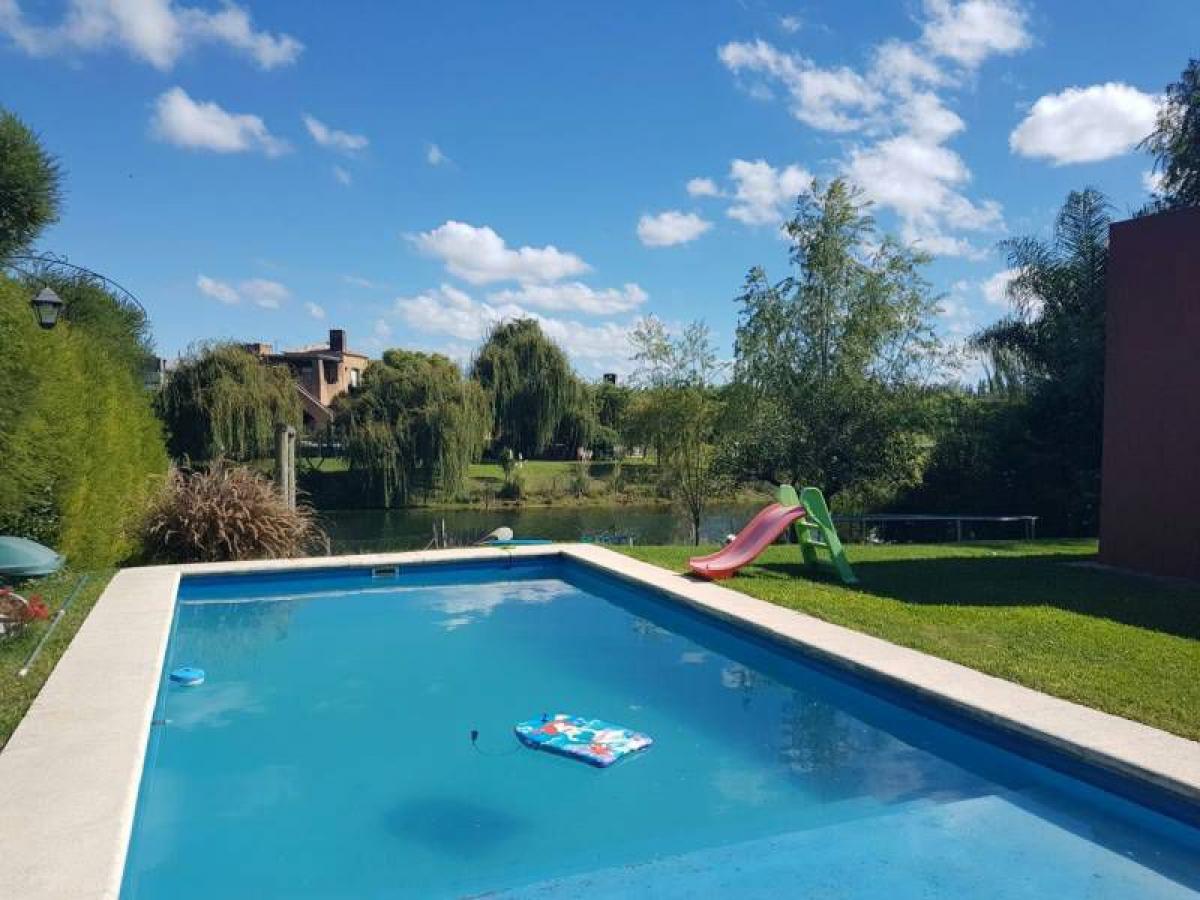 3 غرف نوم منزل في Tigre, Argentina رقم 102451