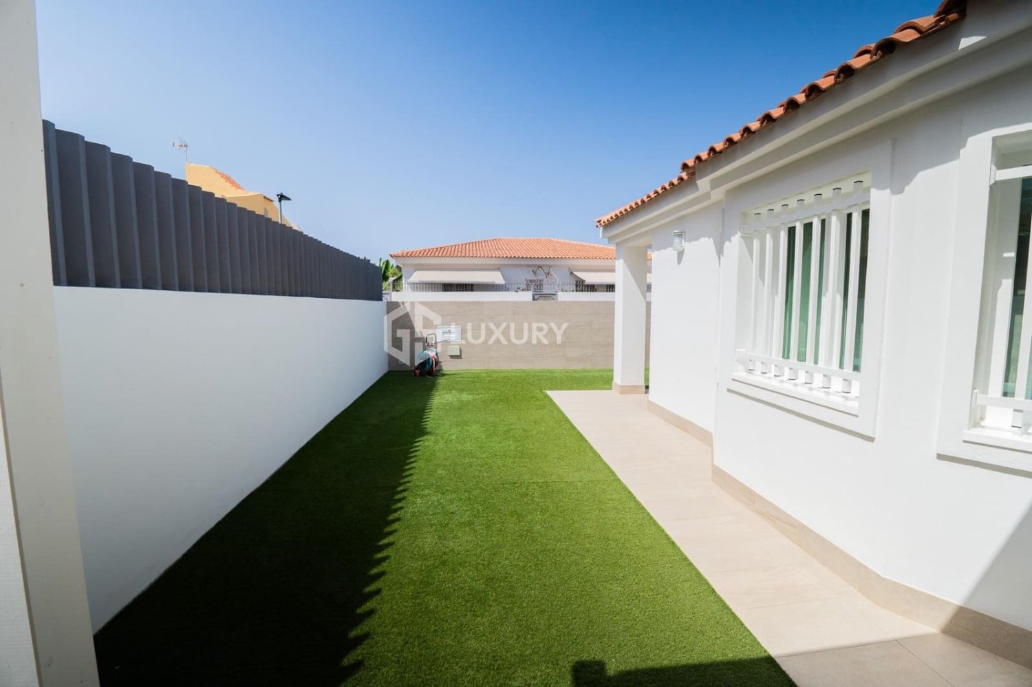 3 bedrooms House in Adeje, Spain No. 265045