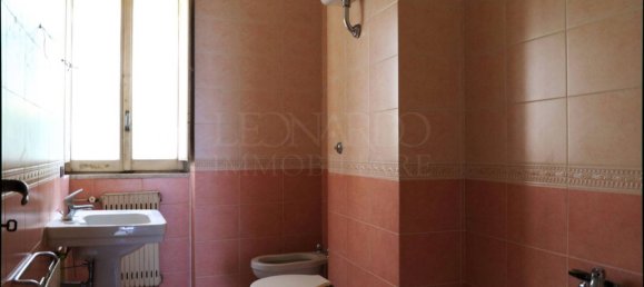 4 bedrooms Apartment in Naples, Italy No. 96934 7