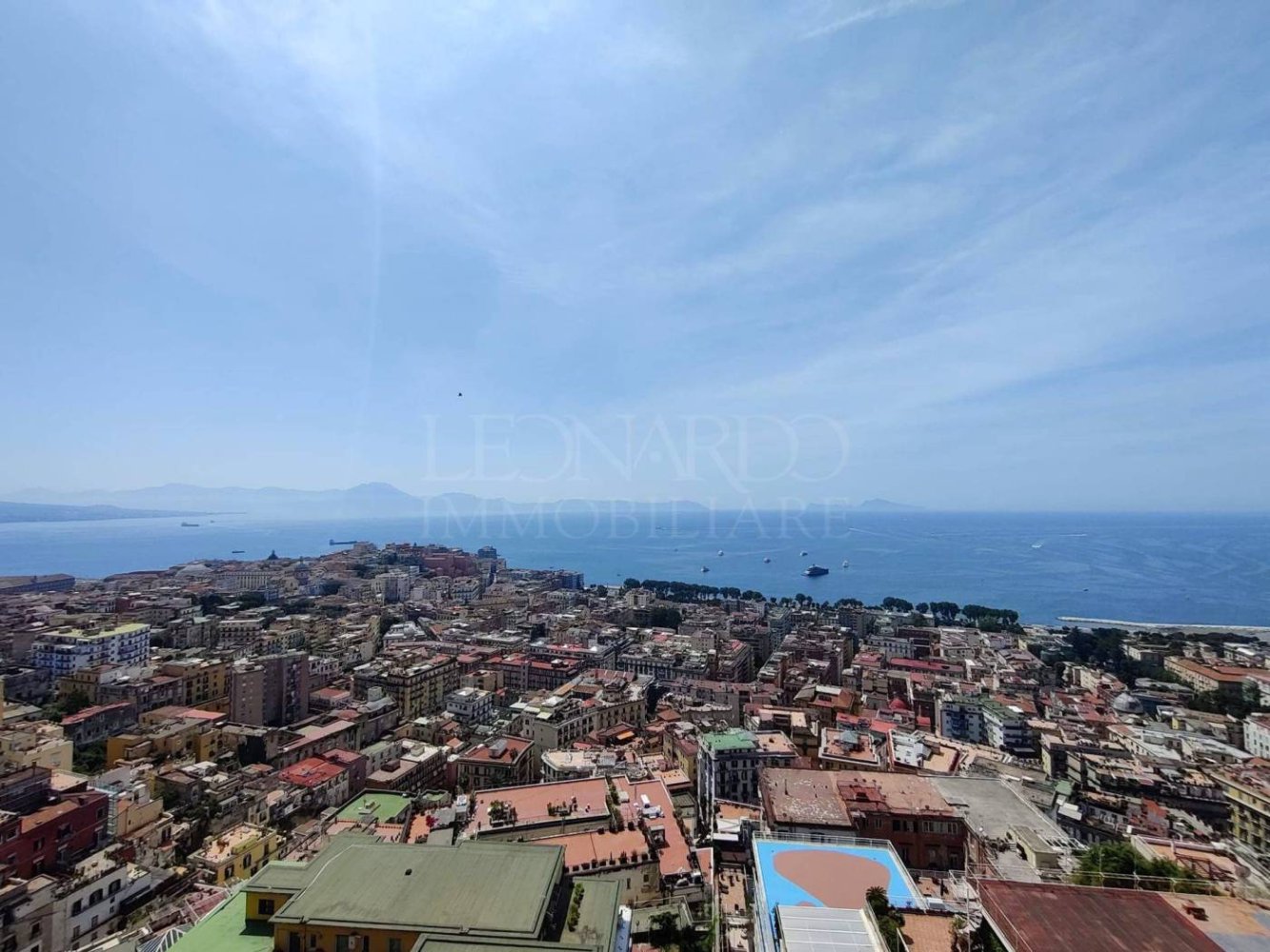 4 bedrooms Apartment in Naples, Italy No. 96934
