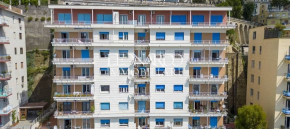 4 bedrooms Apartment in Naples, Italy No. 96934 10