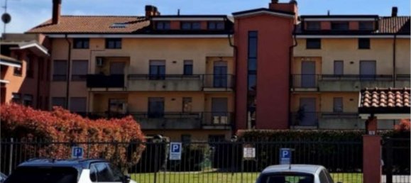 Квартира с 2 комнатами в Аббиатеграссо, Италия № 285523 3