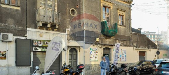 3 bedrooms Apartment in Catania, Italy No. 138512 3