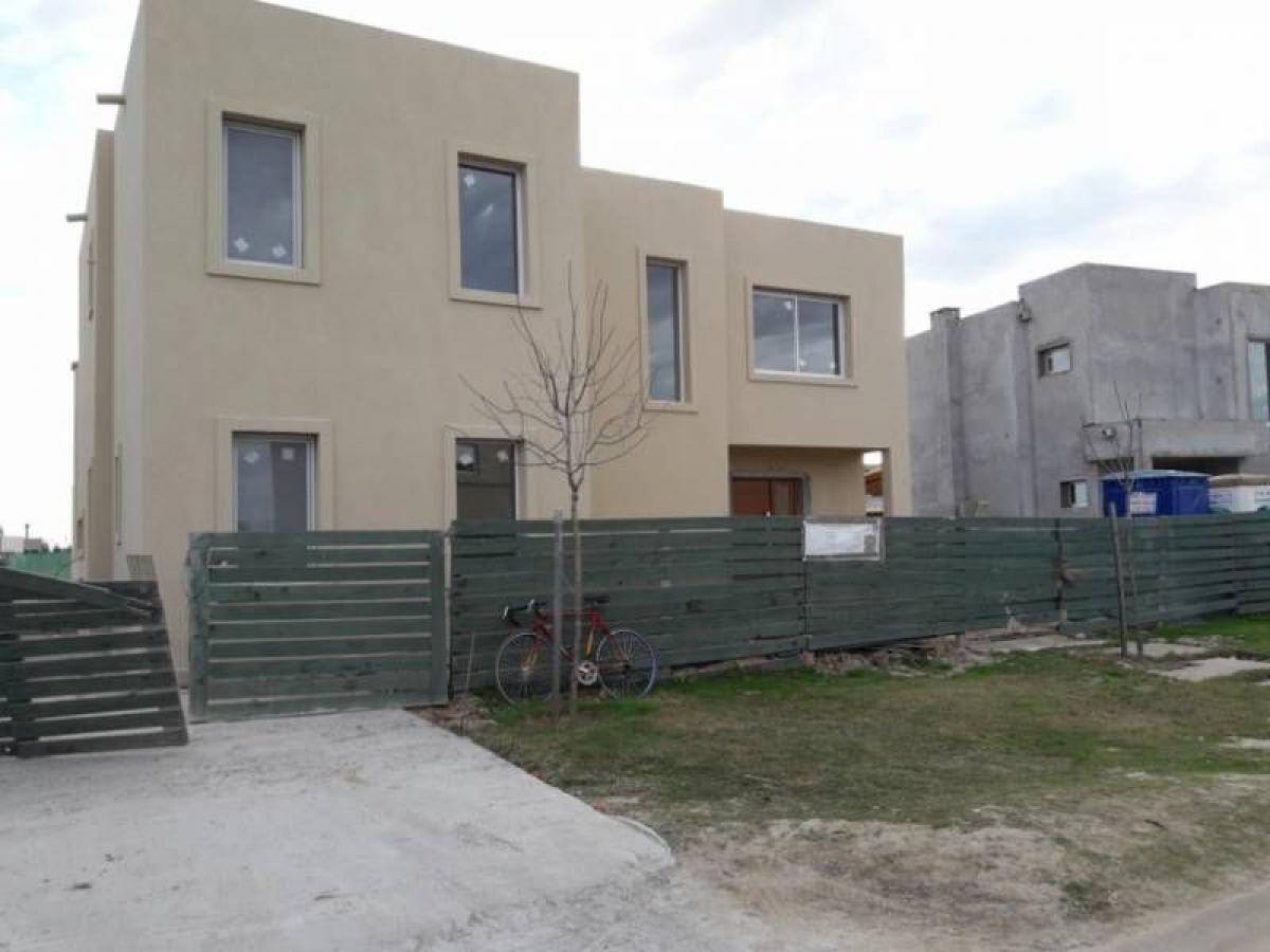3 bedrooms House in Tigre, Argentina No. 2524