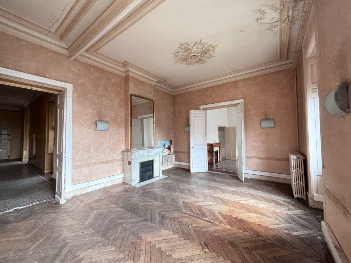 5 chambres Appartement à Nîmes, France No. 335663