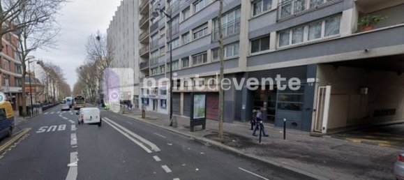 49m² Office in Paris, France No. 313907 3