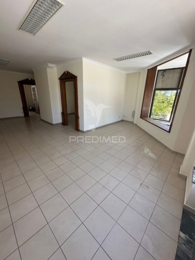 68m² Commercial property in Figueira da Foz, Portugal No. 239526