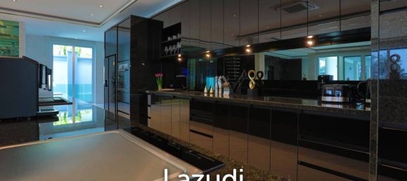 10 bedrooms Villa in Pattaya, Thailand No. 18009 4