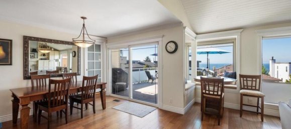 5 bedrooms House in British Columbia, Canada No. 1081 5