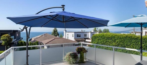 5 bedrooms House in British Columbia, Canada No. 1081 10