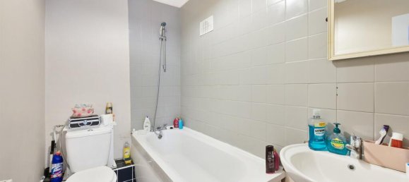 1 bedroom Apartment in London, United Kingdom No. 9908 9