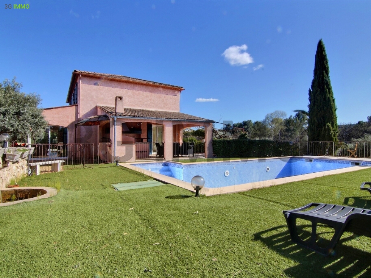 5 bedrooms Villa in Villecroze, France No. 198782