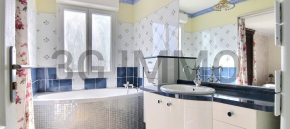 5 bedrooms Villa in Villecroze, France No. 198782 12