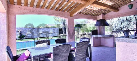 5 bedrooms Villa in Villecroze, France No. 198782 3