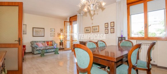 3 rooms Apartment in Modena, Italy No. 303026 2